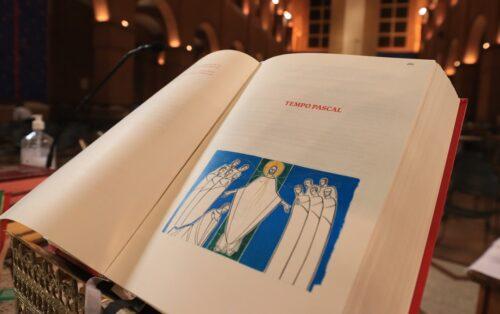 Semana de Liturgia oferece formações sobre o novo Missal Romano - Jornal O São Paulo