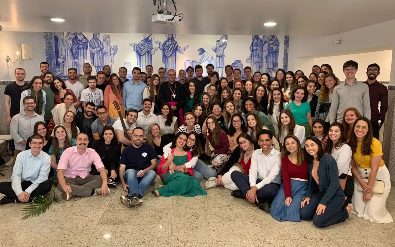 Paróquia Nossa Senhora do Brasil recebe a visita pastoral de Dom Rogério - Jornal O São Paulo