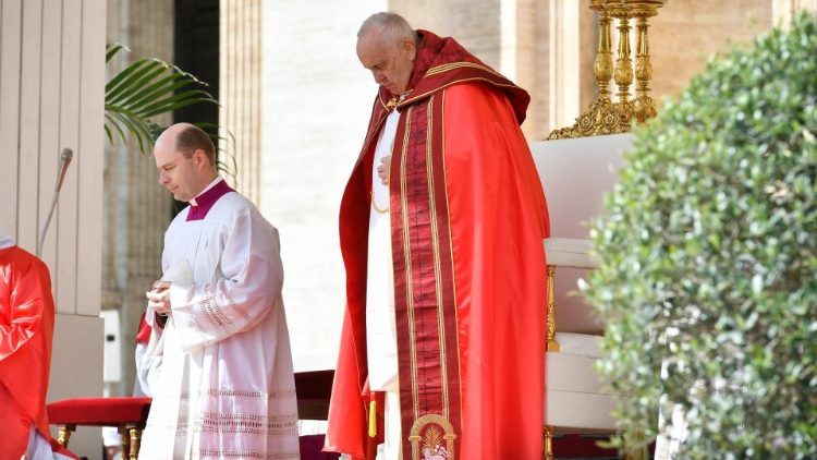 Papa: Maria nos ajude a estar próximo de Jesus presente nos sofredores - Jornal O São Paulo