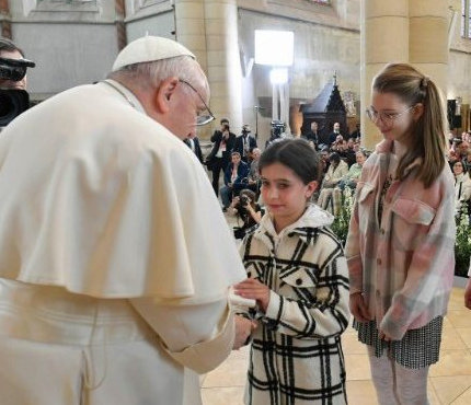 Papa: a fé nos faz ir ao encontro dos pobres e a falar a linguagem da caridade - Jornal O São Paulo