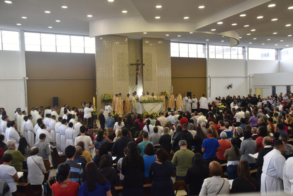 Cardeal Scherer ordena 2 padres para a Arquidiocese de São Paulo