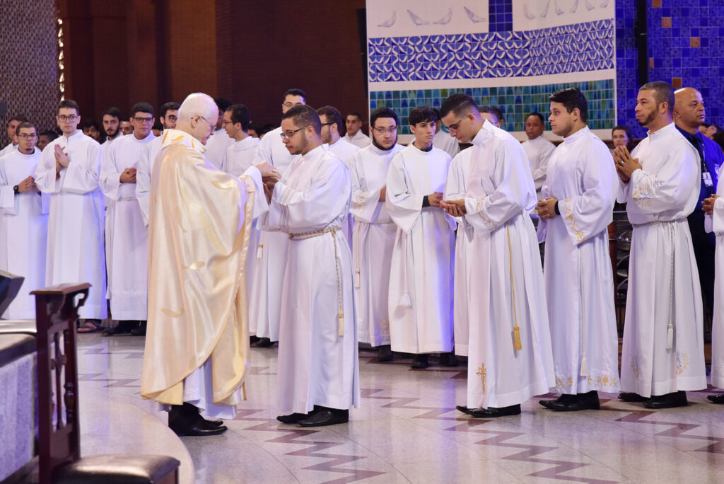 Fiéis da Arquidiocese de São Paulo agradecem à Mãe Aparecida pelas vocações
