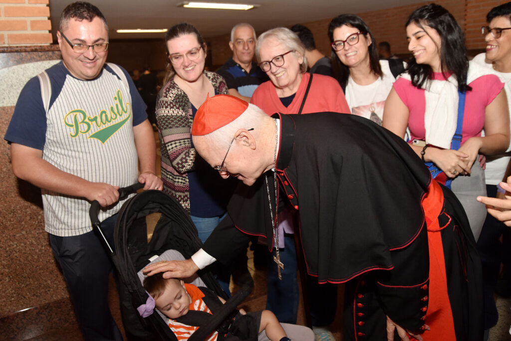 Fiéis da Arquidiocese de São Paulo agradecem à Mãe Aparecida pelas vocações