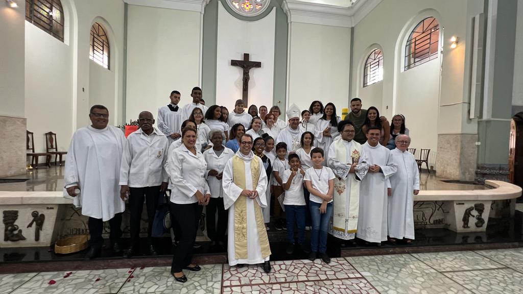 Dom Rogério visita a Paróquia Sagrado Coração de Jesus em Sufrágio das Almas - Jornal O São Paulo