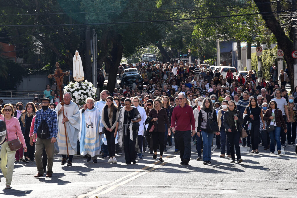 No dia de Nossa Senhora de Fátima, fiéis lotam santuário mariano no Sumaré - Jornal O São Paulo