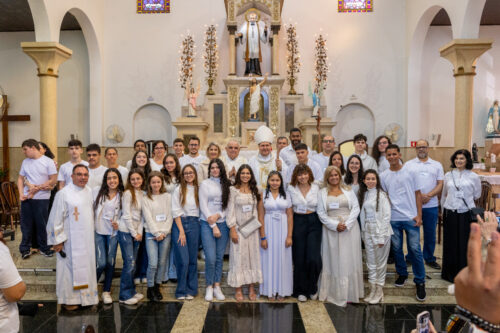 Dom Ângelo confere o sacramento da Crisma a jovens e adultos na Região Ipiranga - Jornal O São Paulo