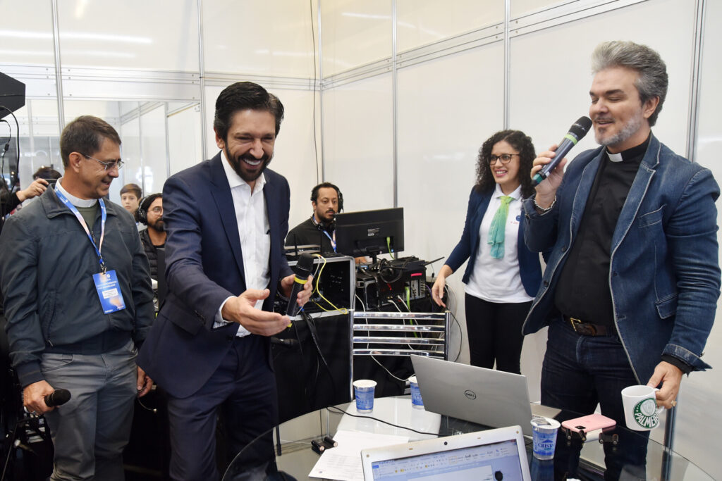 Prefeito de São Paulo visita a ExpoCatólica