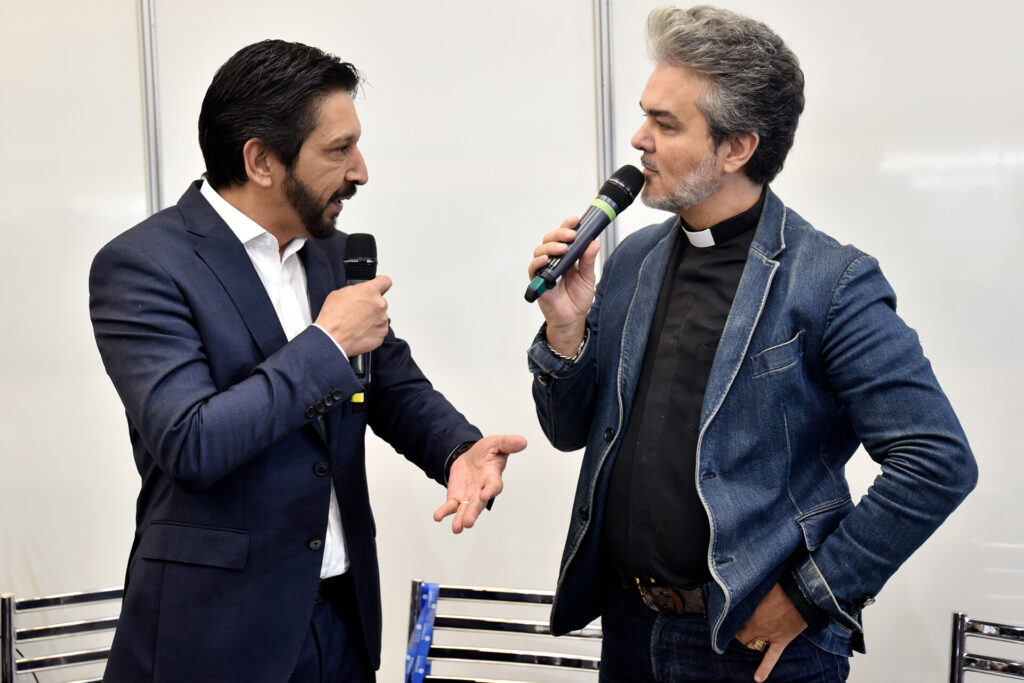 Prefeito de São Paulo visita a ExpoCatólica