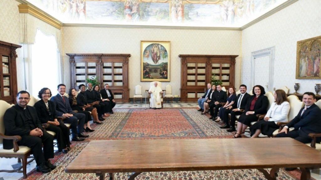 Papa recebe presidente, cofundadores e membros da Canção Nova - Jornal O São Paulo