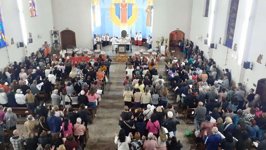 Iniciação cristã e festas patronais mobilizam a Região Belém - Jornal O São Paulo