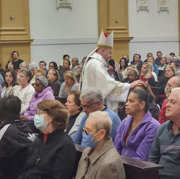 Dom Jorge Pierozan preside missas na festa de Santo Antônio - Jornal O São Paulo