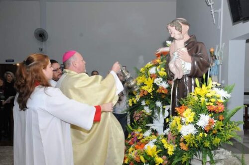 Dom Jorge Pierozan preside missas na festa de Santo Antônio - Jornal O São Paulo