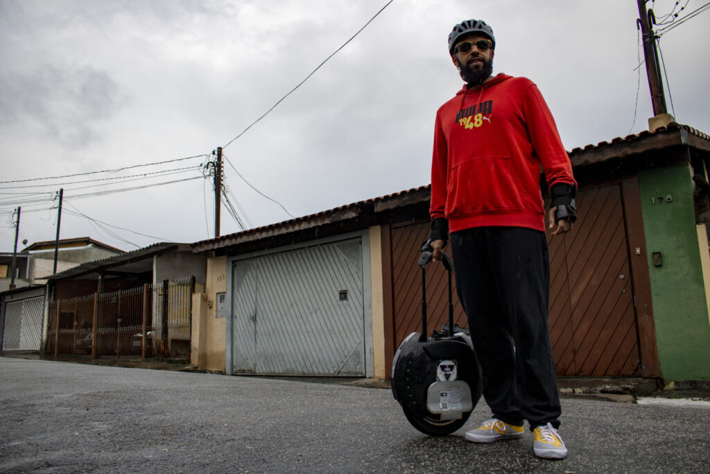 Da bicicleta ao carro elétrico: os relatos de quem opta pelos veículos não poluentes - Jornal O São Paulo