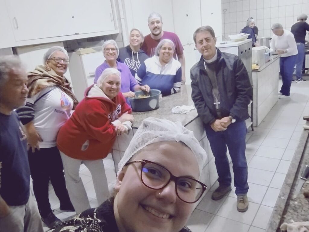 Lapa: Jovens de 5 paróquias mobilizam-se em ação solidária - Jornal O São Paulo