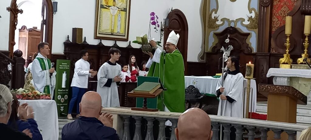 Dom Rogério faz visita pastoral ao Santuário Nossa Senhora do Rosário de Fátima - Jornal O São Paulo