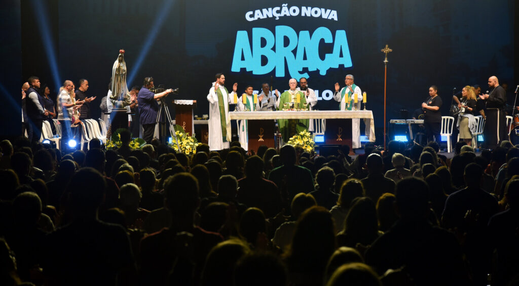 Oração e testemunhos de fé marcam o Canção Nova Abraça São Paulo 2023