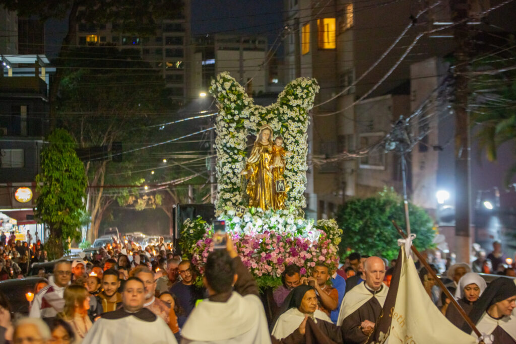 Fiéis da Bela Vista festejam Nossa Senhora do Carmo - Jornal O São Paulo