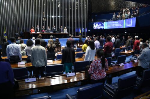 Secretário-geral da CNBB participa de sessão no Senado pelos 50 anos da Renovação Carismática no Distrito Federal - Jornal O São Paulo