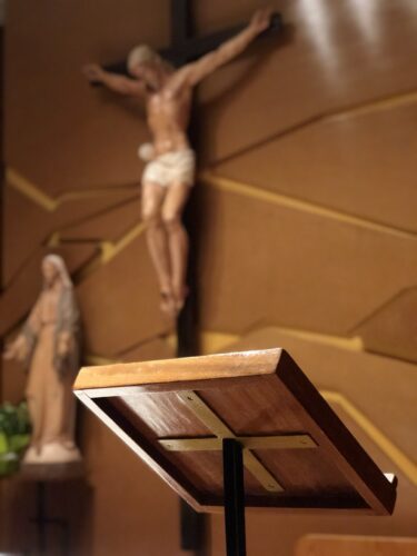 Uma mãe solteira pode proclamar leituras na missa? - Jornal O São Paulo