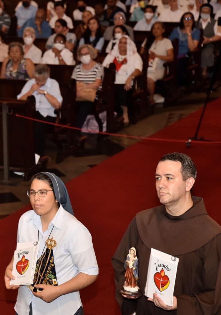 Os religiosos imitam mais de perto a forma de vida do Filho de Deus - Jornal O São Paulo