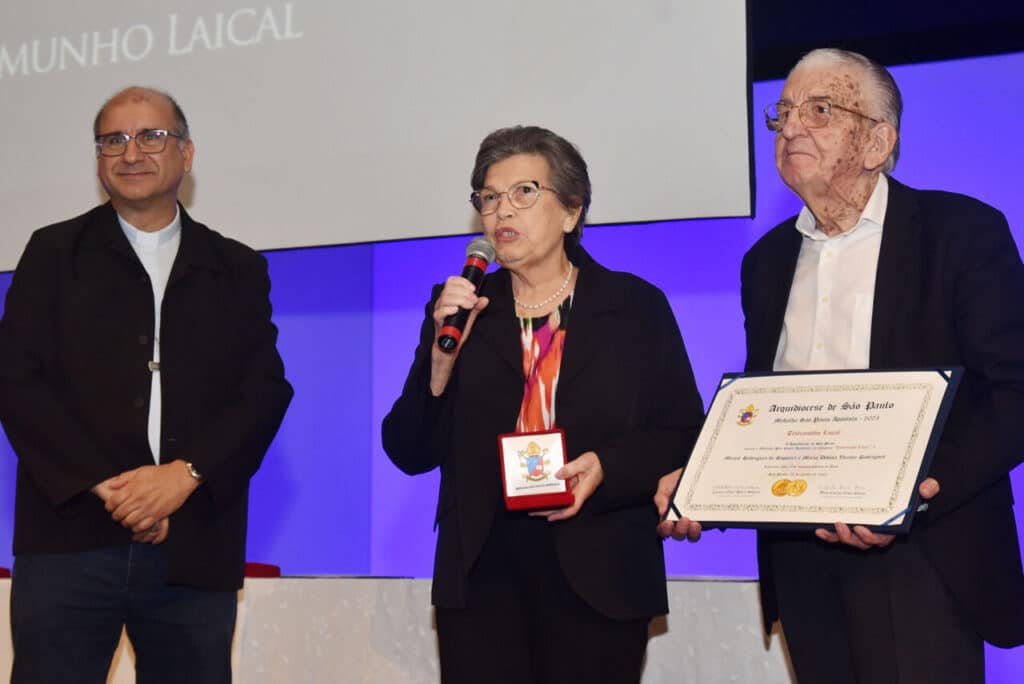 Contemplados com a Medalha São Paulo Apóstolo são reconhecidos por testemunho do Evangelho na cidade