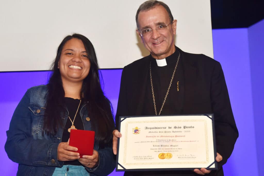 Contemplados com a Medalha São Paulo Apóstolo são reconhecidos por testemunho do Evangelho na cidade