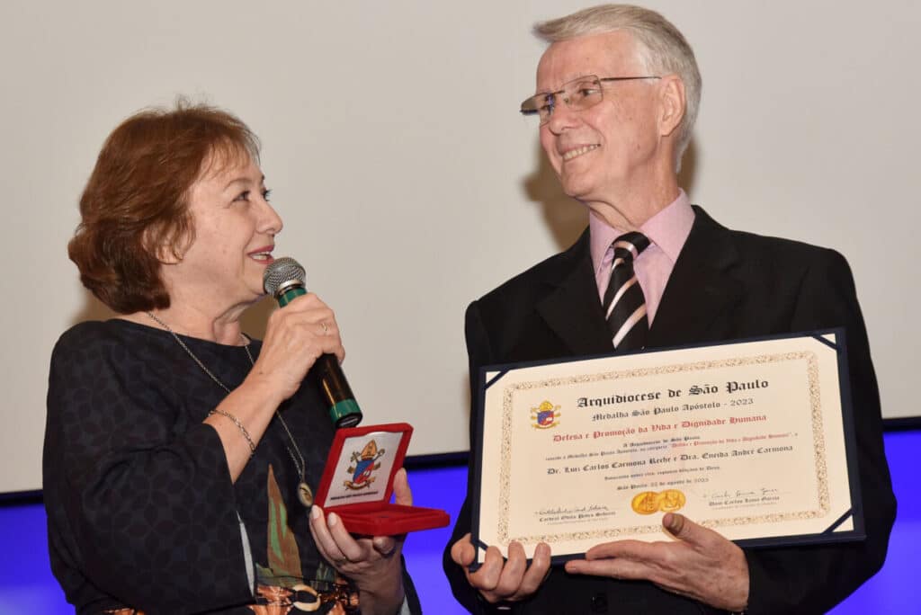 Contemplados com a Medalha São Paulo Apóstolo são reconhecidos por testemunho do Evangelho na cidade