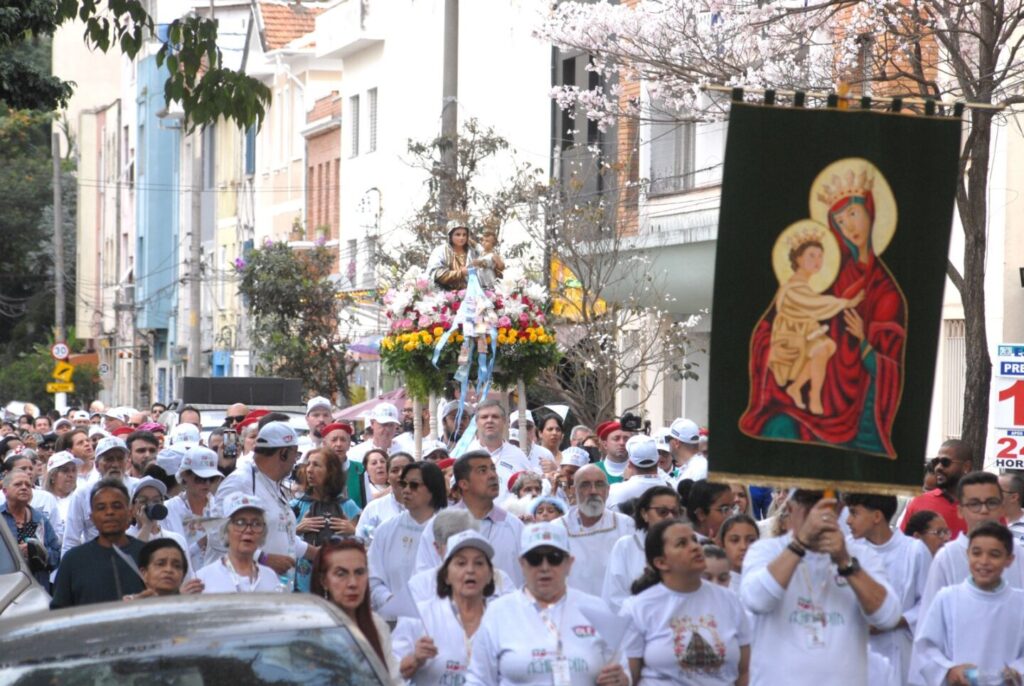Fiéis celebram com jubilo a Festa da Achiropita - Jornal O São Paulo