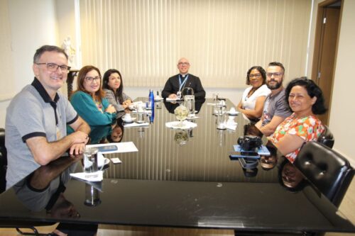 Secretário-Geral da CNBB, Dom Ricardo Hoepers, recebe nova presidência do Conselho Nacional do Laicato do Brasil - Jornal O São Paulo