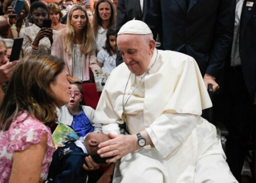 Papa em visita a centros assistenciais: ‘A caridade é a origem e a meta do caminho cristão’ - Jornal O São Paulo