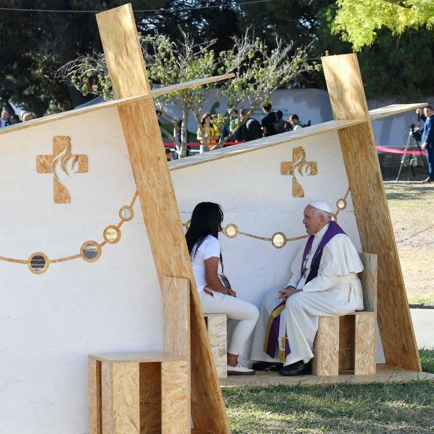 JMJ: Papa confessa três jovens em Lisboa - Jornal O São Paulo