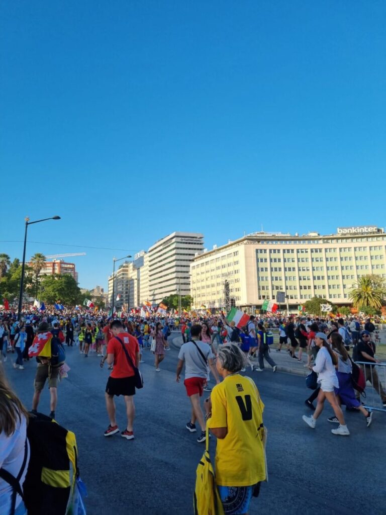 Peregrinos brasileiros se emocionam com a Via Sacra da JMJ Lisboa 2023 - Jornal O São Paulo