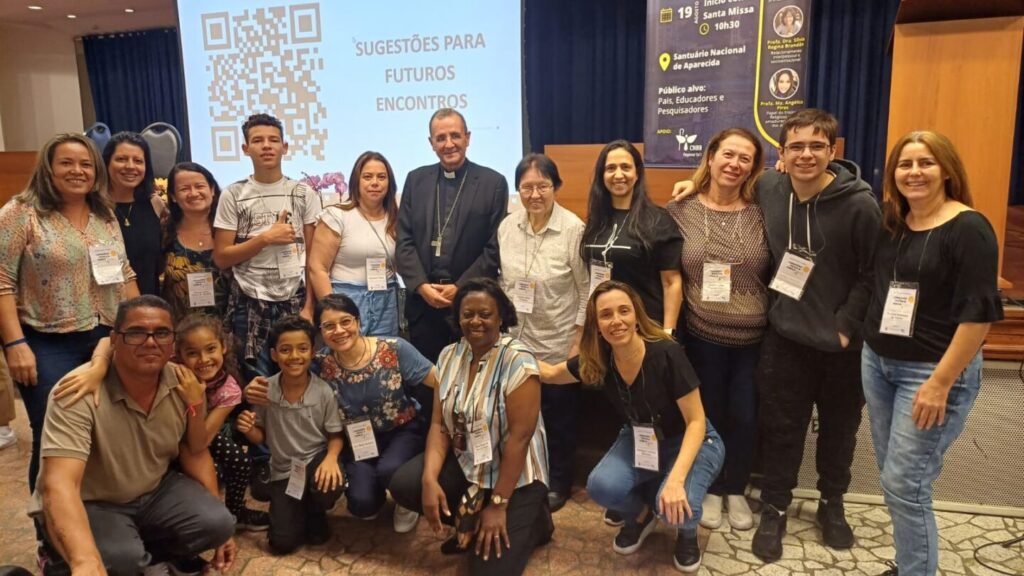 Dom Carlos Lema: ‘O intercâmbio entre a escola e a família contribuirá para a formação de bons cristãos e cidadãos responsáveis’ - Jornal O São Paulo