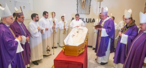 Cardeal Geraldo Majella Agnelo é sepultado na cripta da Catedral de Londrina - Jornal O São Paulo