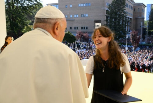Francisco a jovens universitários: ‘Não caiam na armadilha de visões parciais’ - Jornal O São Paulo