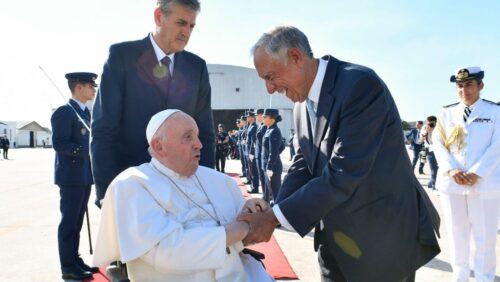 Papa Francisco se despede de Portugal agradecido por ‘calorosa acolhida e hospitalidade’ - Jornal O São Paulo