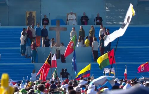 ‘Quando olhamos para o Crucificado, vemos a beleza do amor que dá sua vida por cada um de nós’ - Jornal O São Paulo
