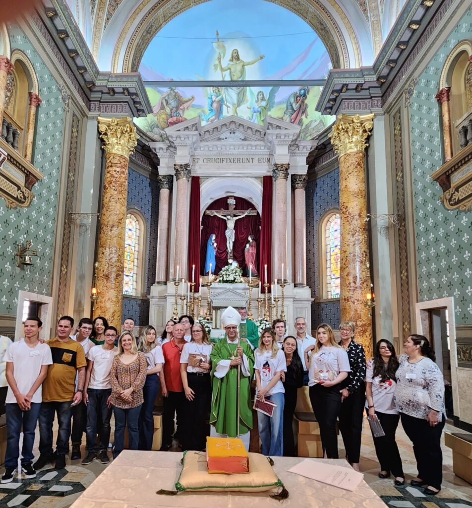 Famílias, crismas e ministros extraordinários são destaques na Sé - Jornal O São Paulo