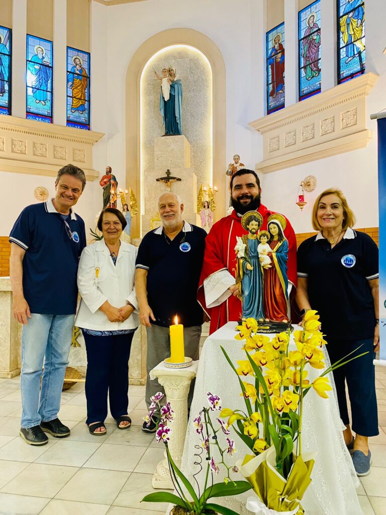 Famílias, crismas e ministros extraordinários são destaques na Sé - Jornal O São Paulo