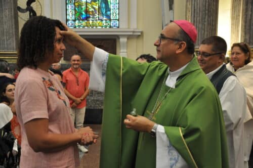 Dom Rogério preside missa e visita projeto em prol dos ‘irmãos de rua’ na Sé - Jornal O São Paulo