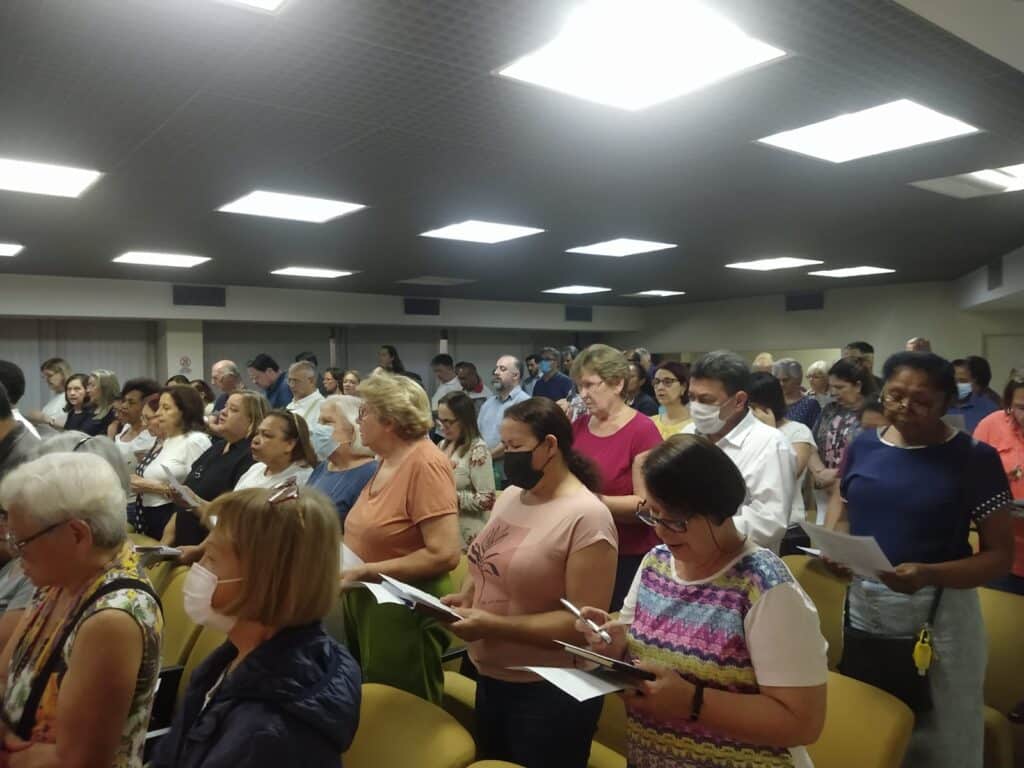 Dom Rogério preside missa e visita projeto em prol dos ‘irmãos de rua’ na Sé - Jornal O São Paulo