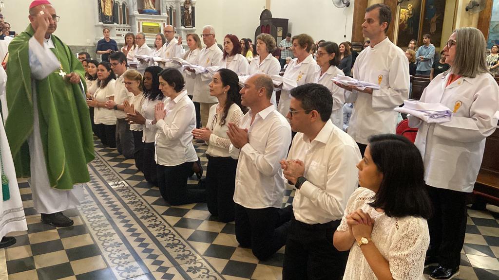 Dom Rogério preside missa e visita projeto em prol dos ‘irmãos de rua’ na Sé - Jornal O São Paulo