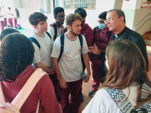 Dom Carlos Lema Garcia faz visita pastoral ao Colégio Consolata - Jornal O São Paulo
