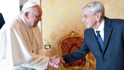 Papa Francisco recebe o cantor Caetano Veloso - Jornal O São Paulo