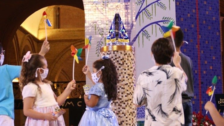 Crianças e Adolescentes de todo o Brasil peregrinam até Aparecida: 180 anos da IAM - Jornal O São Paulo