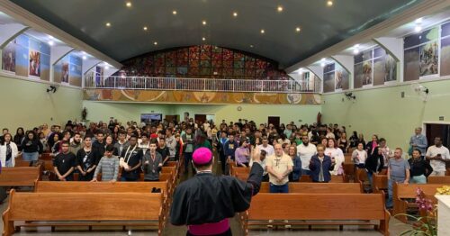 Dom Cícero tem encontro com 400 jovens na Região Belém - Jornal O São Paulo
