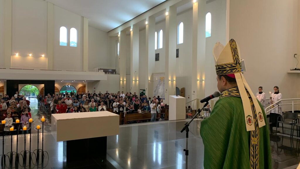 Dom Cícero preside festas patronais e crismas e se encontra com o clero no Belém - Jornal O São Paulo