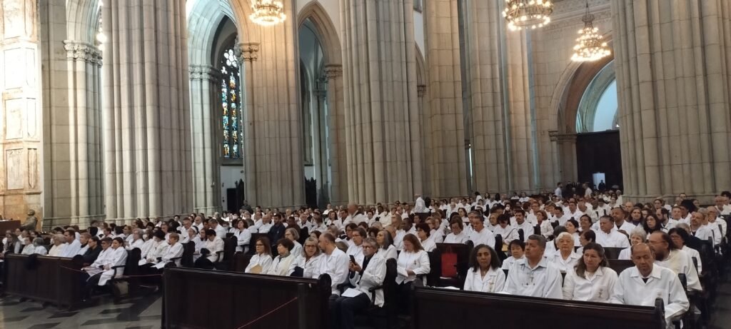 Região Sé: Ministros extraordinários daSagrada Comunhão têm encontro anual - Jornal O São Paulo