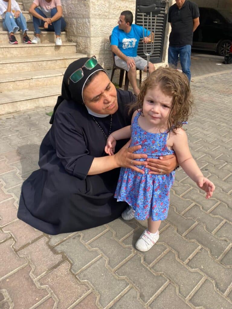 “Neste momento, só temos Deus”, relata freira que está na faixa de Gaza - Jornal O São Paulo