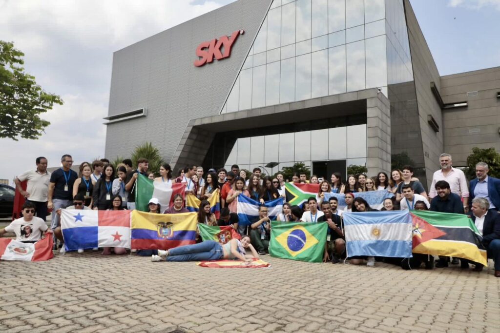 Jovens de diferentes continentes estão em SP para encontro mundial - Jornal O São Paulo